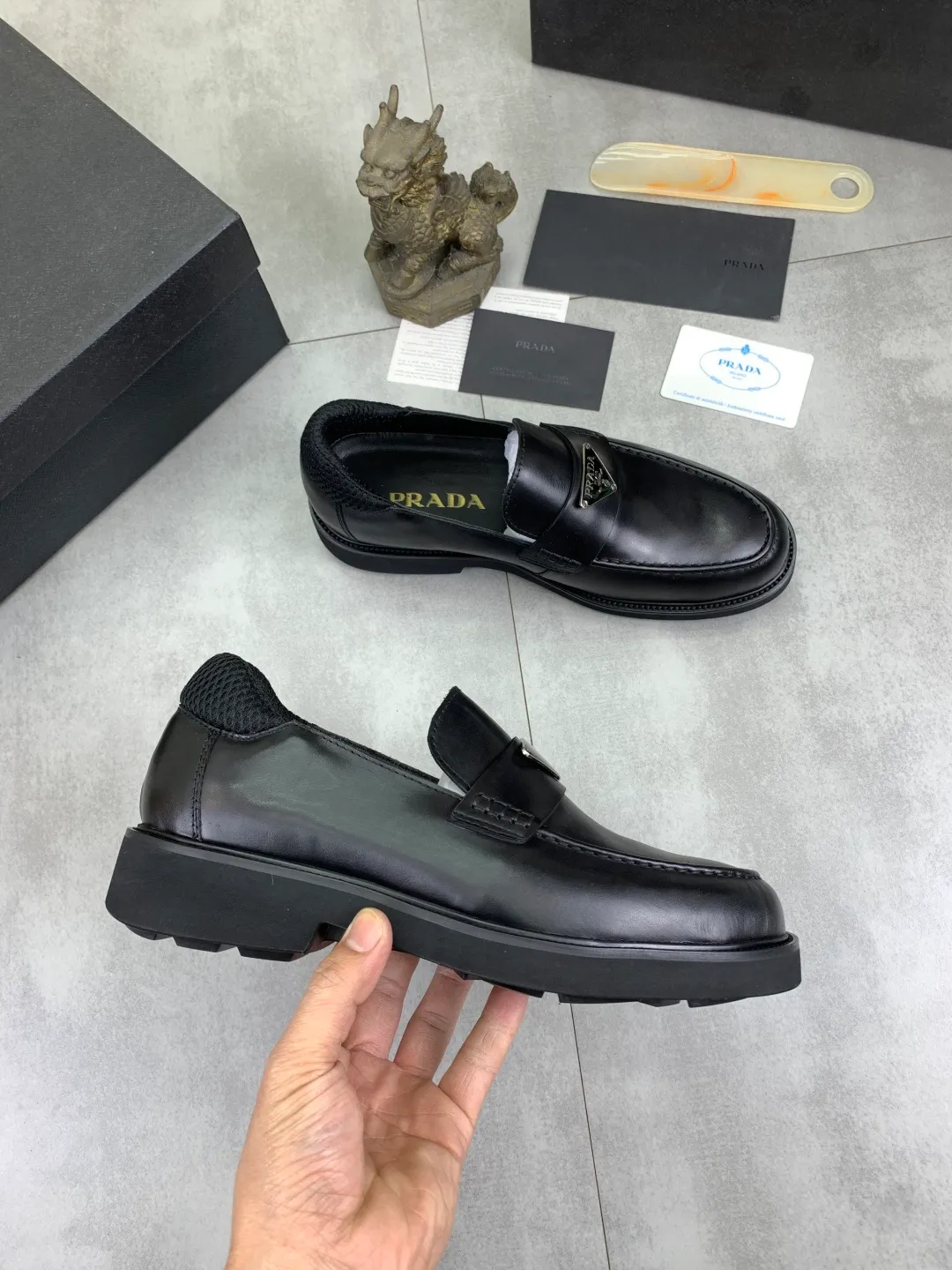 Men's shoes 💰P480 new style 💰 💎💎💎 water-dyed cow lining original order quality PRADA —🆘.Prada original purchase agent, high-end business leather shoes, fabric: imported from Italy cowhide material ➕ water-dyed cow lining/cowhide lining ➕ special original outsole, fine workmanship, real thing ^_^ Photographed 🎬size: 39-44
